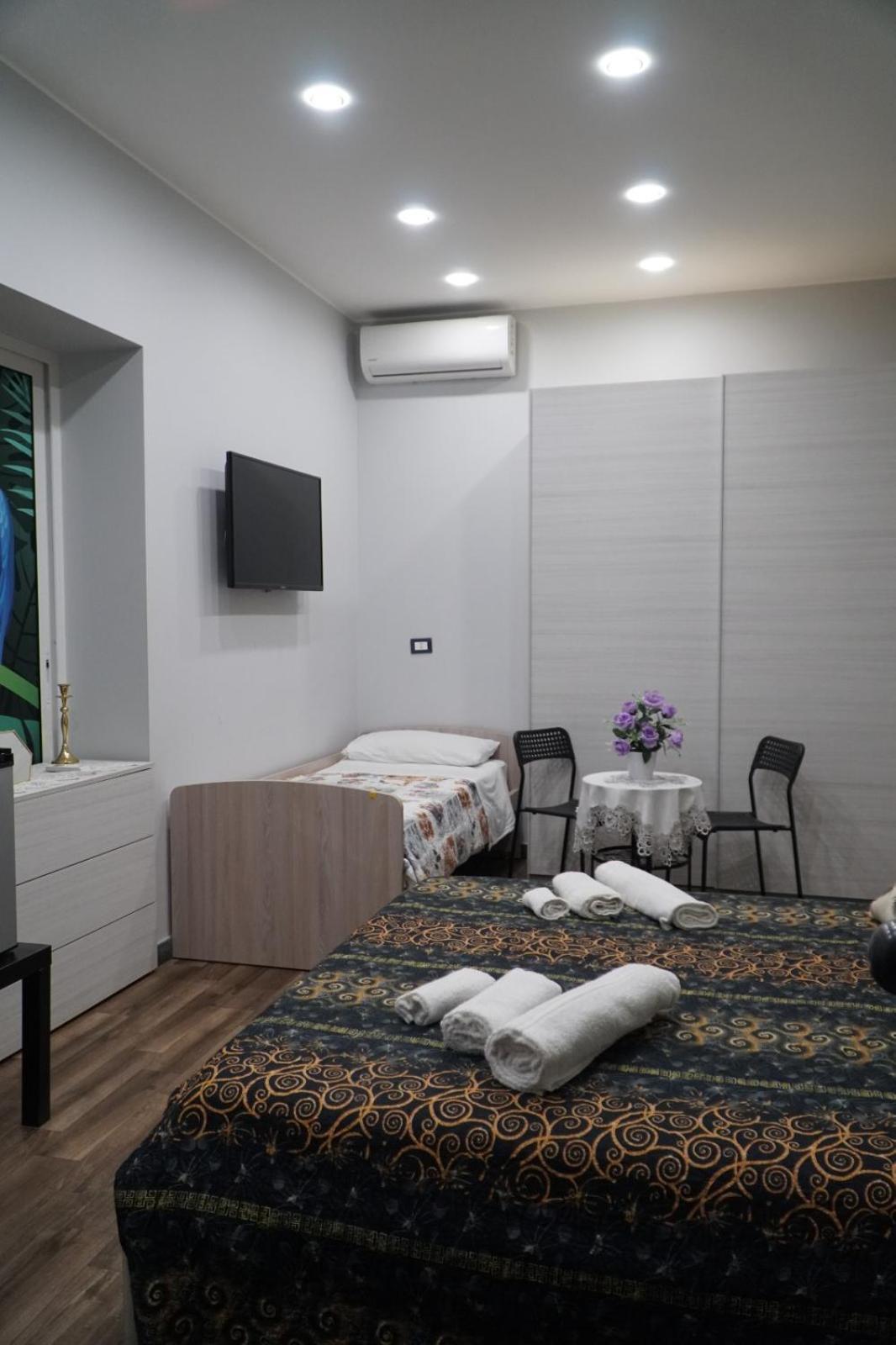 B&B Porta Garibaldi Catánia Kamer foto